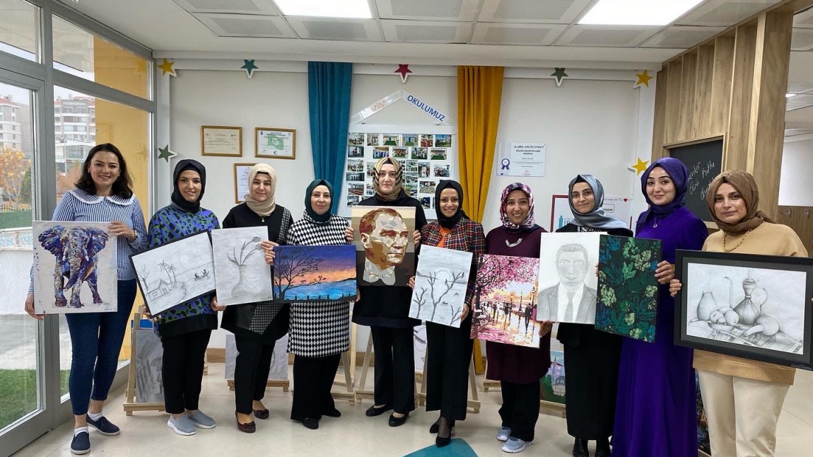 Öğretmenimin Elinden Resim Sergisi Açıldı